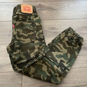 Levi boys jogger pants. Cameo green. Size 10